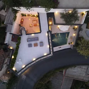 https://villa-ada.taorminaitalyhotels.com